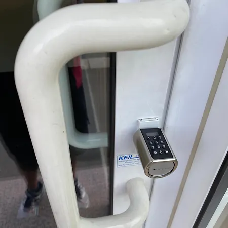 Lägenhet Wieko Leibnizstr. H3, 2. Og Rechts *